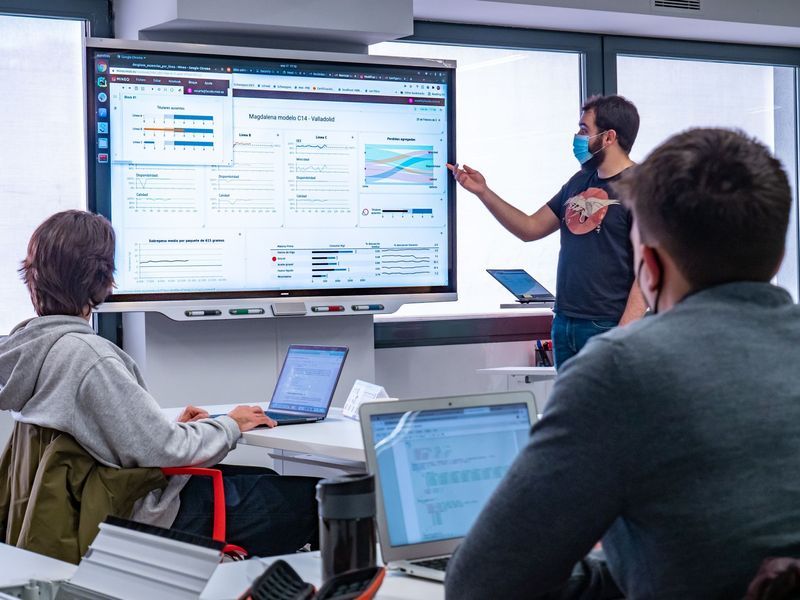 MINEO in the classroom