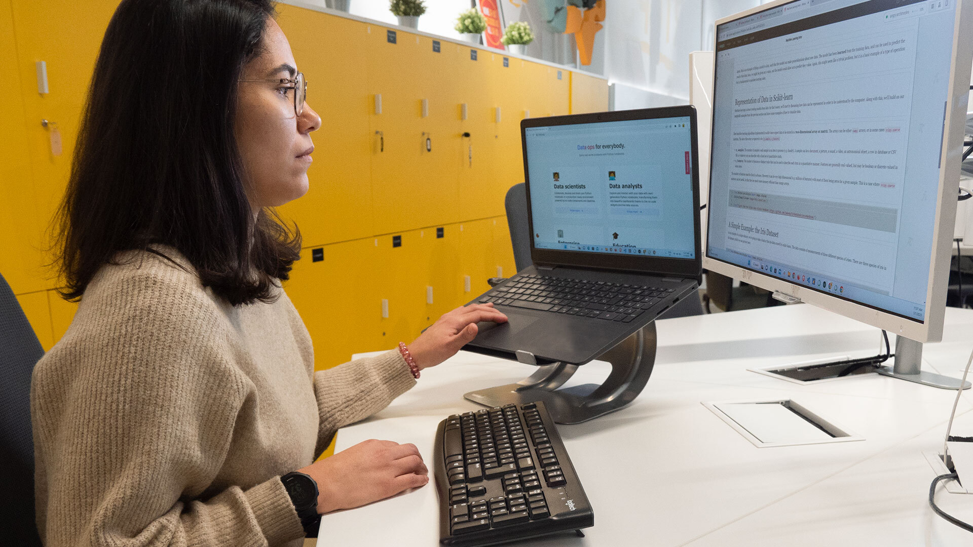 Students working with MINEO in the classroom